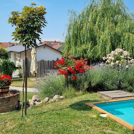 La Bobul Apartments Drnholec Zewnętrze zdjęcie