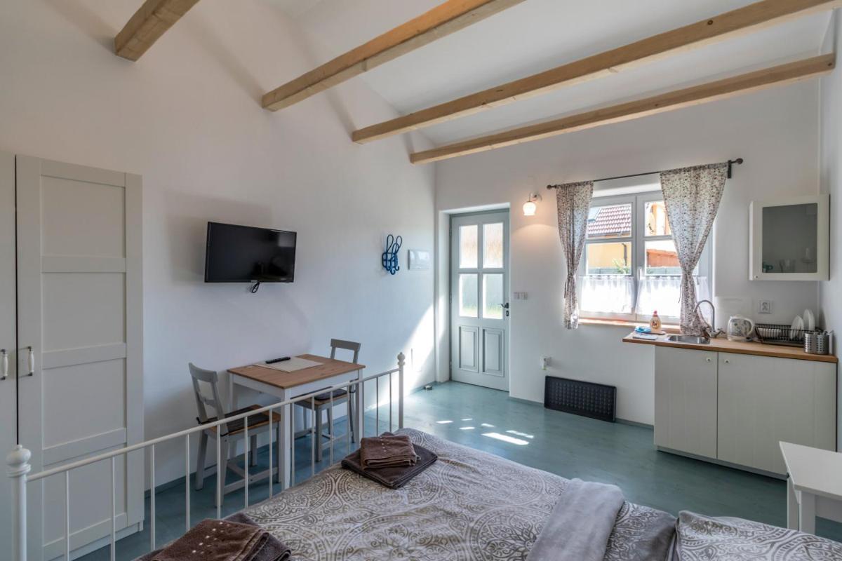 La Bobul Apartments Drnholec Zewnętrze zdjęcie
