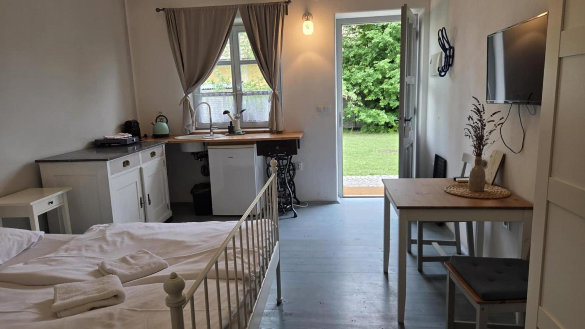 La Bobul Apartments Drnholec Zewnętrze zdjęcie